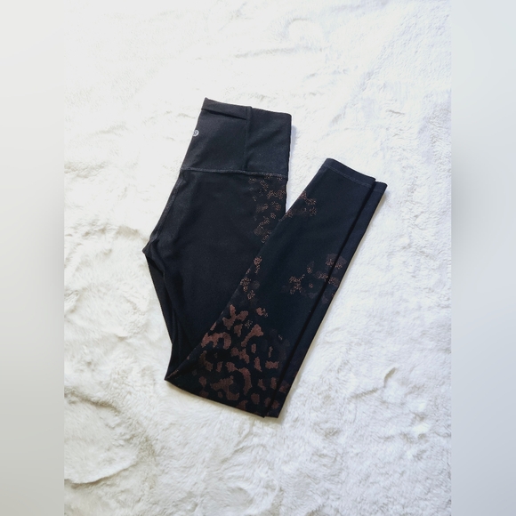 Lululemon Mapped Out High Rise Tight 28" *Camo. Size 8 - Picture 13 of 14